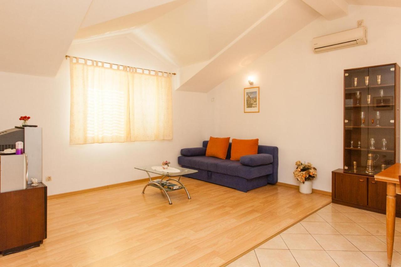 Holiday Home Beata Trogir Eksteriør billede